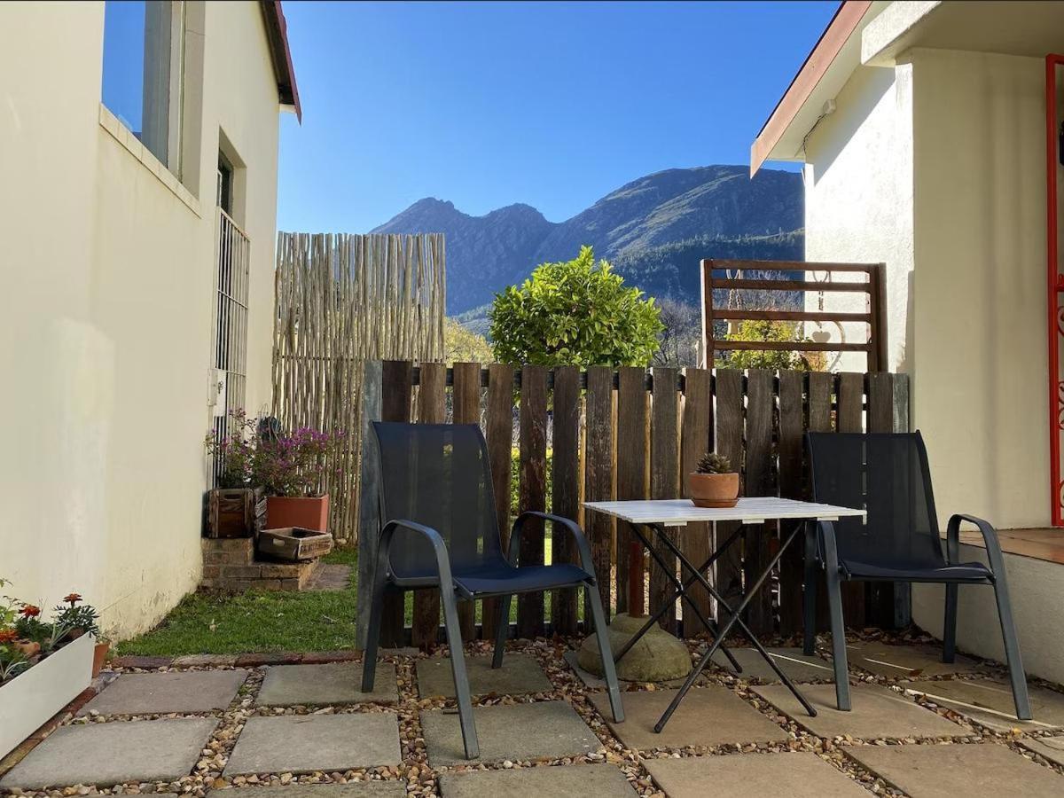 Olive And Vine Farm Cottage Franschhoek Oda fotoğraf